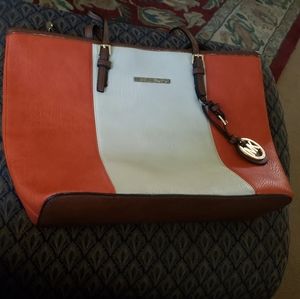 Micheal Kors Purse